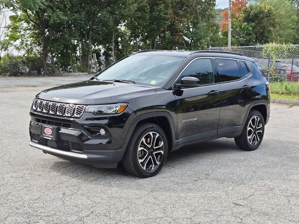 Used 2024 Jeep Compass Limited AWD/4WD image 9