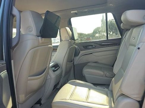 Used 2023 Cadillac Escalade Premium Luxury Platinum w/ LPO, Radiant Package AWD/4WD image 4