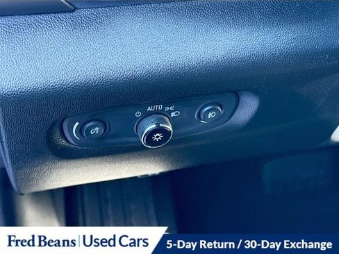 Used 2020 Chevrolet Traverse LT image 9