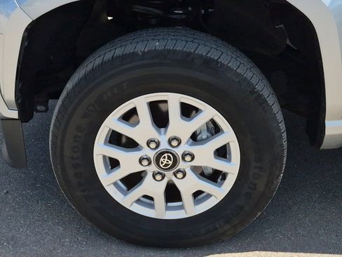 Certified 2025 Toyota Tacoma SR5 AWD/4WD image 22