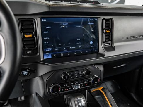Used 2024 Ford Bronco Badlands image 35