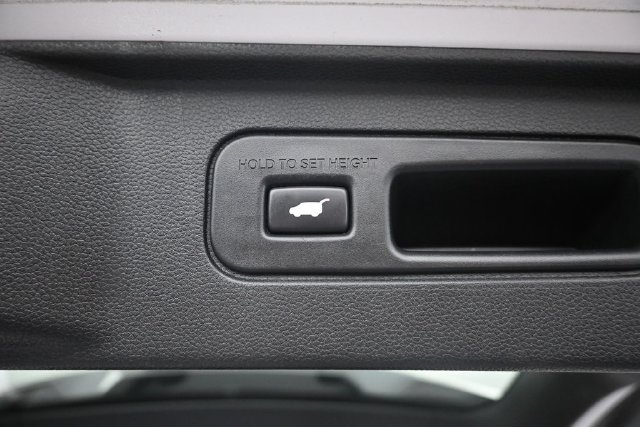 Used 2023 Honda Pilot Touring image 32