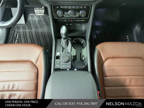 Used 2023 Volkswagen Atlas SEL Premium R-Line AWD/4WD image 30