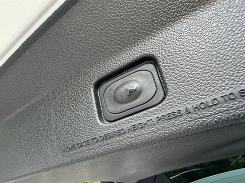 Used 2014 Ford Explorer XLT w/ Equipment Group 202A image 32