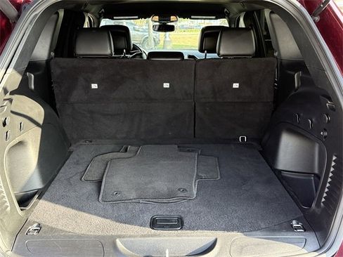 Used 2022 Jeep Grand Cherokee Laredo X image 25