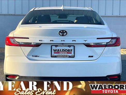New 2026 Toyota Camry SE image 5