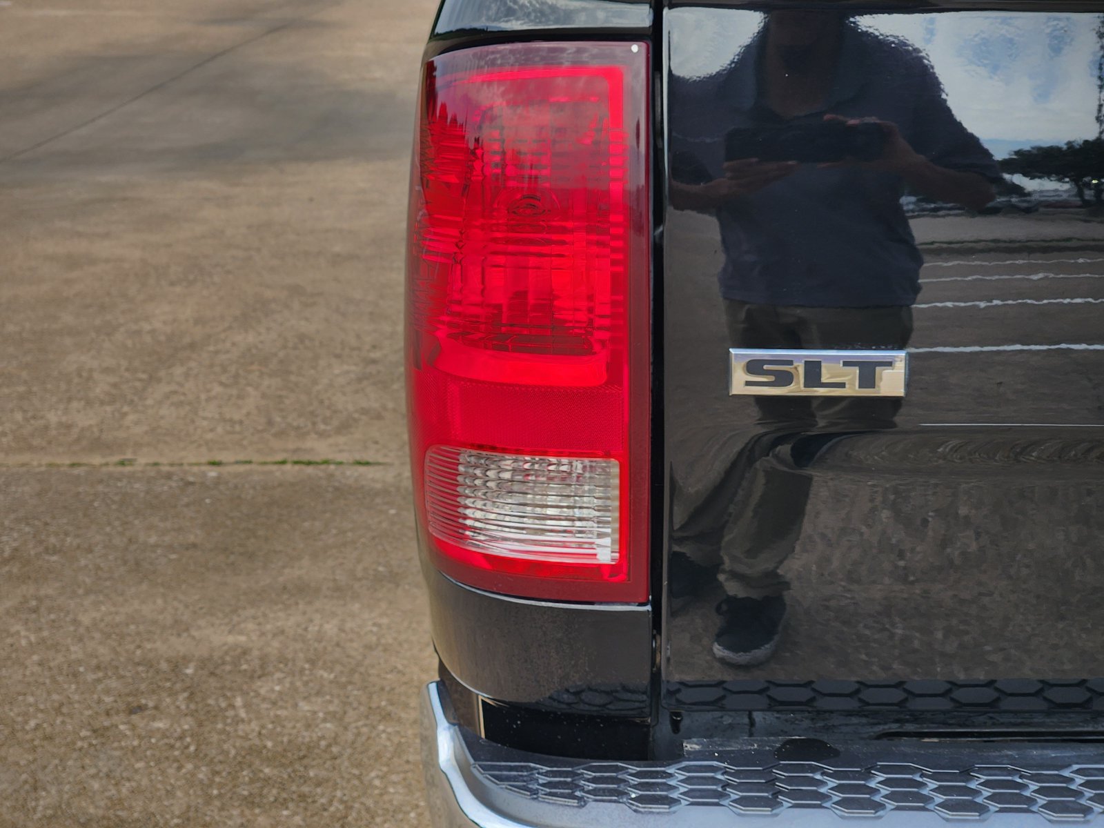 Used 2022 RAM 1500 Classic SLT w/ Trailer & Traction Group RWD image 9