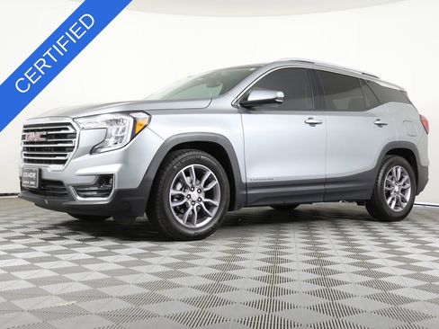Used 2023 GMC Terrain SLT image 1
