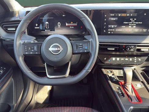 Used 2025 Nissan Kicks SR w/ SR Premium Package image 18