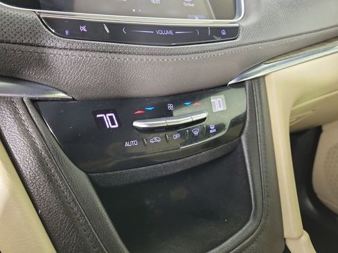 Used 2018 Cadillac XT5 FWD image 27