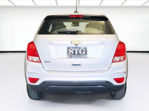 Used 2020 Chevrolet Trax LS w/ LPO, Cargo Package FWD image 5
