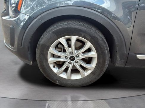 Used 2022 Kia Telluride LX image 42