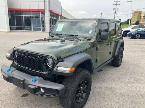 Used 2024 Jeep Wrangler Unlimited AWD/4WD image 3