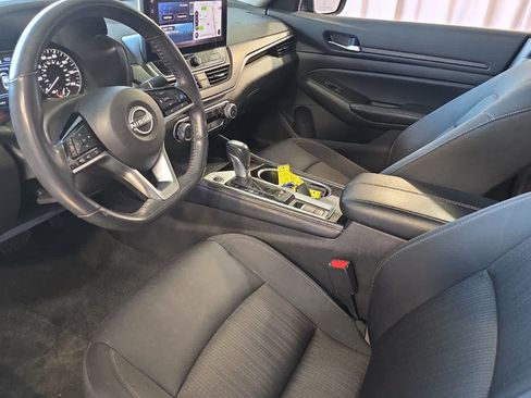 Used 2024 Nissan Altima 2.5 SV w/ SV Premium Package FWD image 14