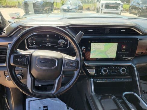 Used 2025 GMC Sierra 2500 Denali Ultimate AWD/4WD image 10