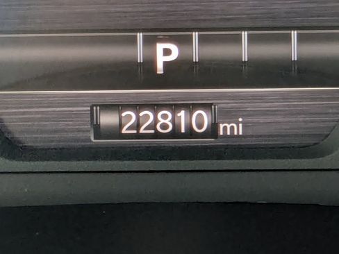 Used 2025 RAM 1500 Laramie image 27