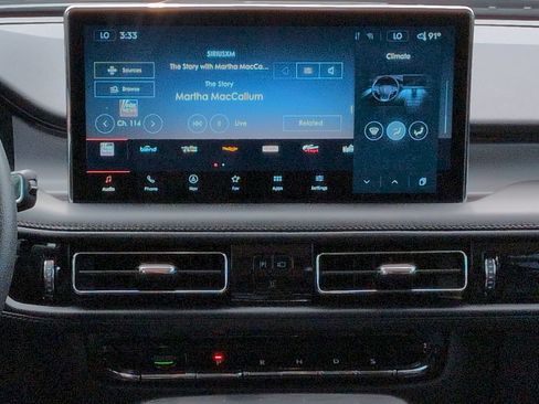 Certified 2023 Lincoln Nautilus AWD w/ Premium Package image 18