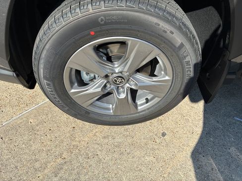 New 2025 Toyota RAV4 LE image 32