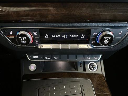 Used 2019 Audi Q5 2.0T Premium image 18