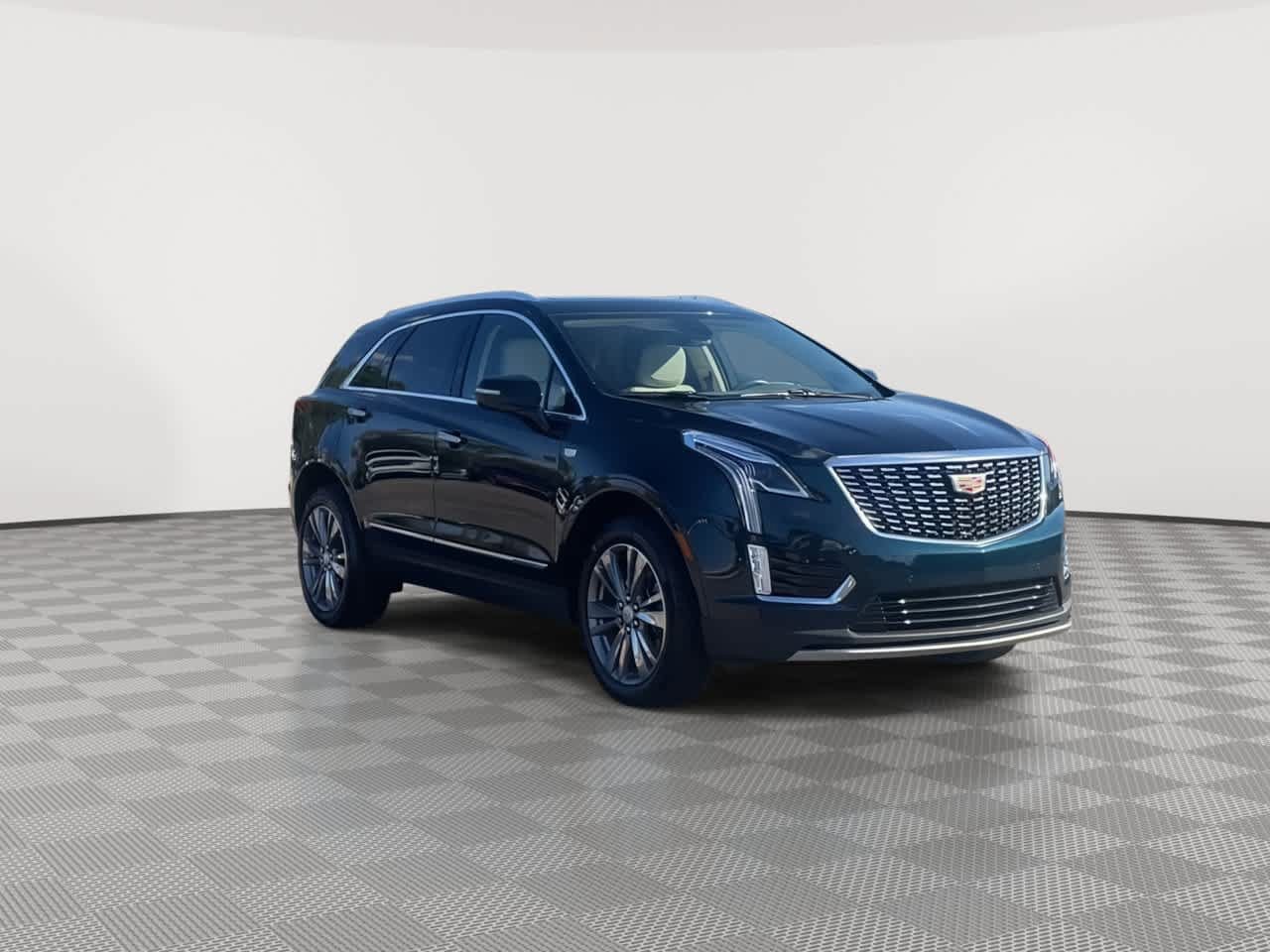 Certified 2024 Cadillac XT5 Premium Luxury FWD image 2