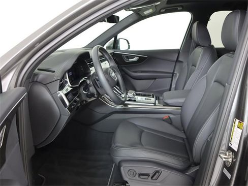 Certified 2025 Audi Q7 3.0T Premium image 12