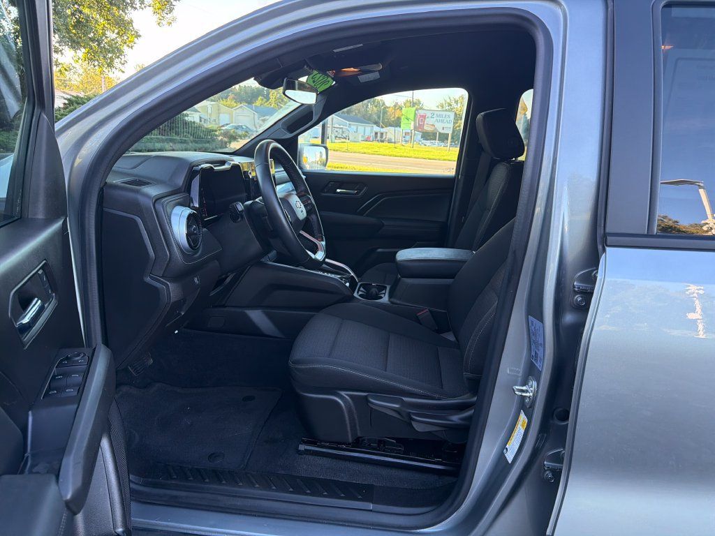 Used 2023 Chevrolet Colorado LT w/ LT Convenience Package RWD image 13