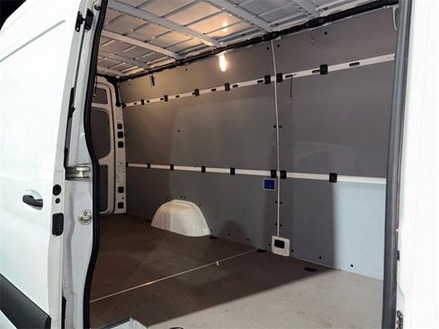 Used 2020 Mercedes-Benz Sprinter 2500 image 13