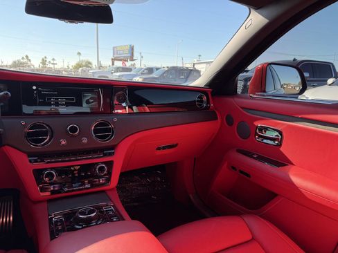 Used 2024 Rolls-Royce Ghost image 34