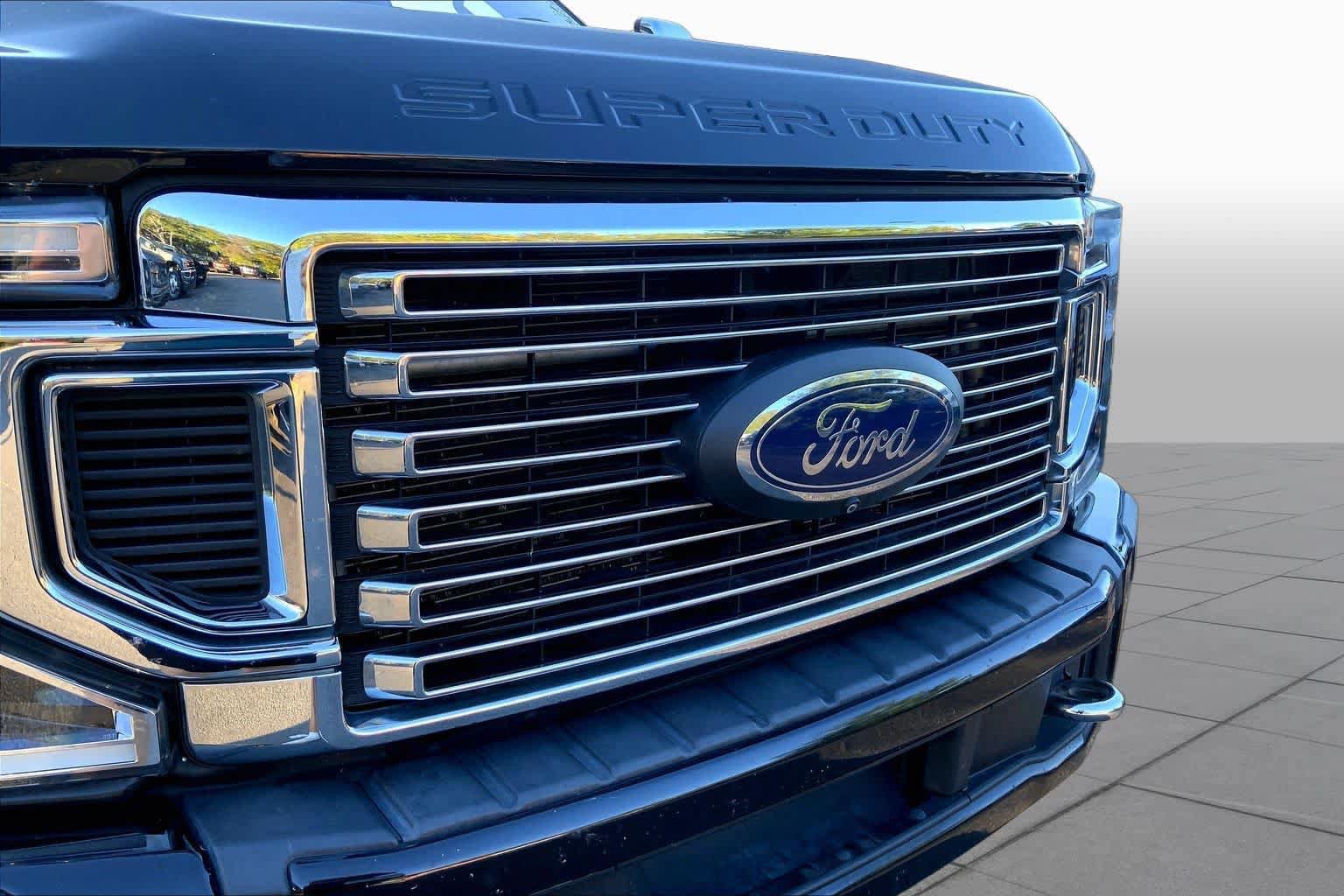 Used 2022 Ford F350 Platinum w/ FX4 Off-Road Package AWD/4WD image 30