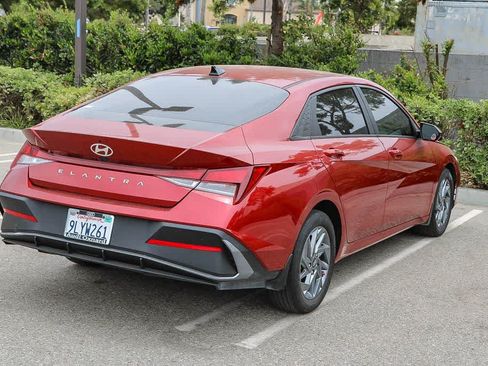 Used 2024 Hyundai Elantra SEL FWD image 10