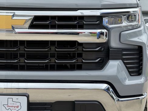 Used 2024 Chevrolet Silverado 1500 LT image 8