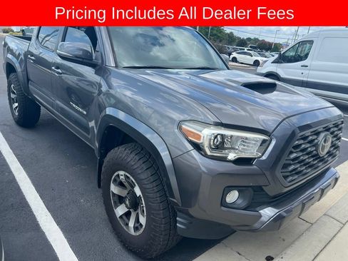 Used 2020 Toyota Tacoma TRD Sport w/ Technology Package AWD/4WD image 2