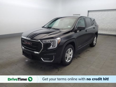Used 2024 GMC Terrain SLE image 1