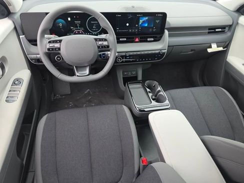 New 2026 Hyundai Ioniq 5 SE image 3