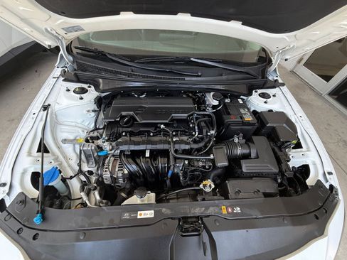 Used 2025 Hyundai Elantra SEL FWD image 32