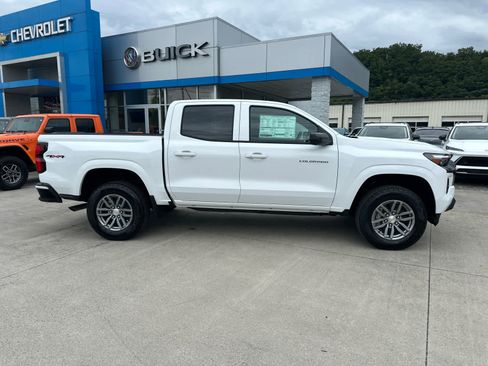 New 2025 Chevrolet Colorado LT w/ LT Convenience Package image 2