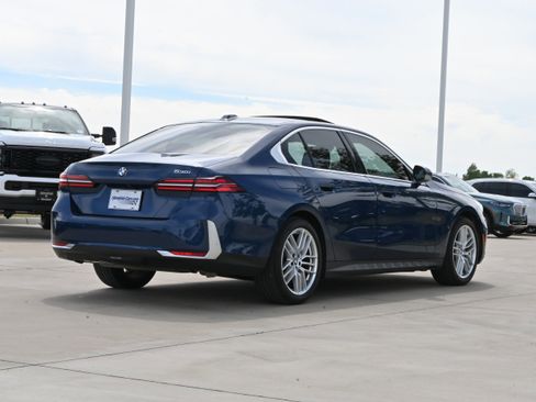 Used 2024 BMW 530i w/ M Sport Package image 9