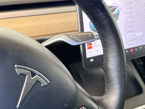 Used 2021 Tesla Model Y Long Range image 15