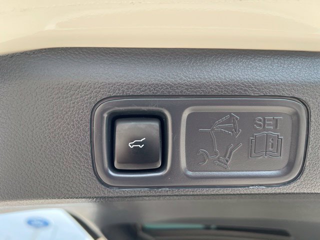 Used 2023 Ford Expedition Limited AWD/4WD image 21