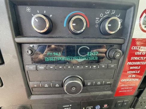 Used 2021 Chevrolet Express 3500 RWD image 18