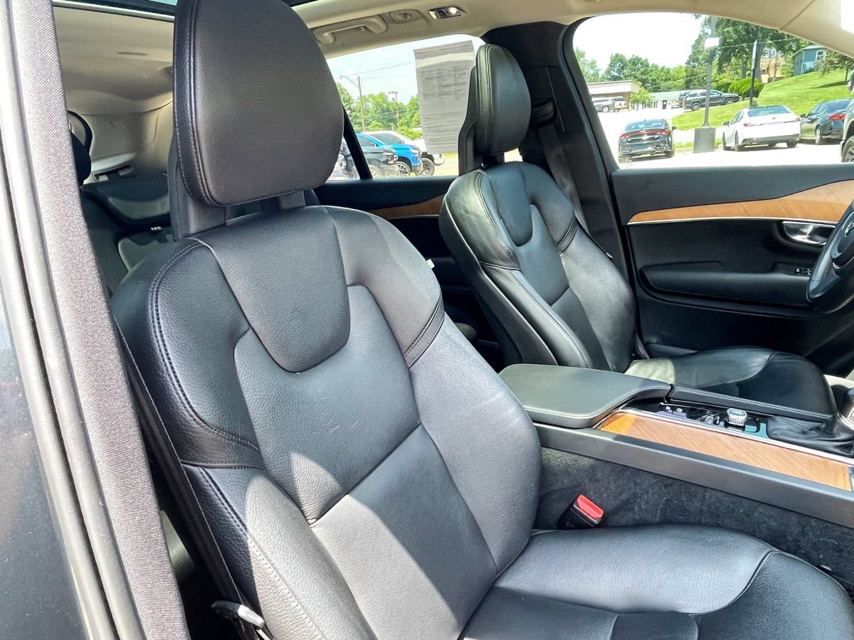 Used 2021 Volvo XC90 T6 Momentum AWD/4WD image 10