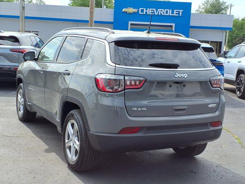 Used 2024 Jeep Compass Latitude AWD/4WD image 2