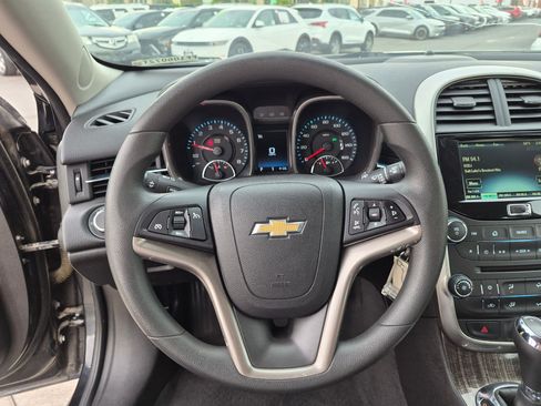 Used 2015 Chevrolet Malibu LT FWD image 17