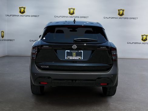 Used 2025 Nissan Kicks SV FWD image 4