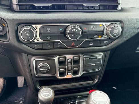 New 2026 Jeep Gladiator Sport image 15