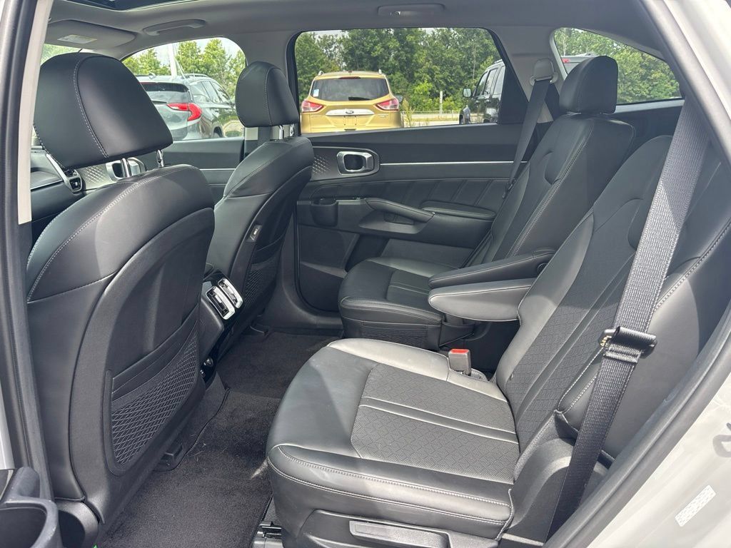 Certified 2023 Kia Sorento SX AWD/4WD image 14