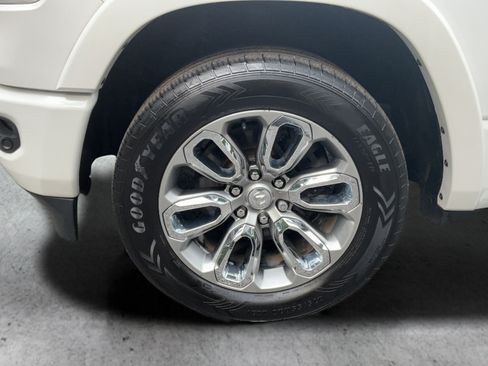 Used 2019 RAM 1500 Laramie AWD/4WD image 24