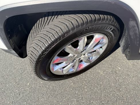 Used 2017 Jeep Cherokee Limited AWD/4WD image 22