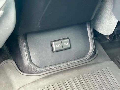 Used 2022 Toyota Highlander XLE AWD/4WD image 58