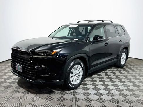 Certified 2024 Toyota Grand Highlander AWD image 3